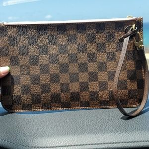Louis Vuitton authentic damier ebene mm never full